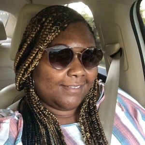 Meet your Posher, Makisa